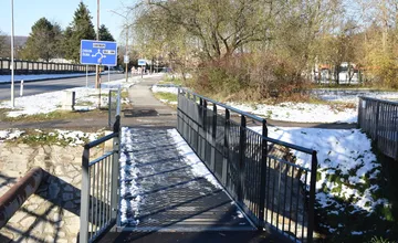 FOTO: Nová lávka ponad Lavičkový potok na Soblahovskej ulici v Trenčíne
