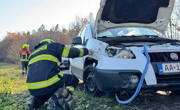 FOTO: Hasiči z Nitrianskeho Pravna pomáhali pri dopravnej nehode