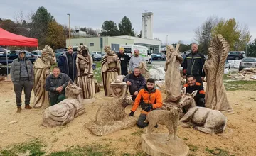 FOTO: Nový drevený betlehem obohatí Vianoce v Kanianke