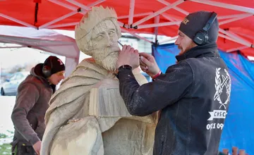 FOTO: Nový drevený betlehem obohatí Vianoce v Kanianke