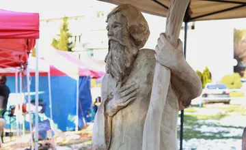 FOTO: Nový drevený betlehem obohatí Vianoce v Kanianke