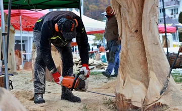 FOTO: Nový drevený betlehem obohatí Vianoce v Kanianke