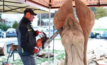 FOTO: Nový drevený betlehem obohatí Vianoce v Kanianke