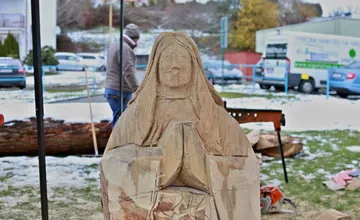 FOTO: Nový drevený betlehem obohatí Vianoce v Kanianke