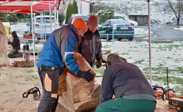 FOTO: Nový drevený betlehem obohatí Vianoce v Kanianke