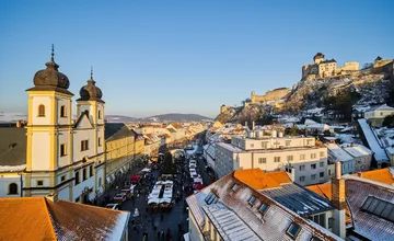 FOTO: Dnes večer navštívi námestie v Trenčíne Mikuláš