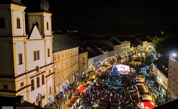 FOTO: Dnes večer navštívi námestie v Trenčíne Mikuláš