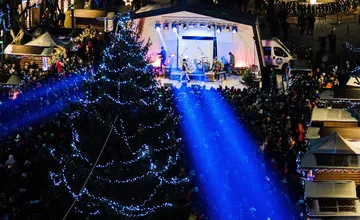 FOTO: Dnes večer navštívi námestie v Trenčíne Mikuláš