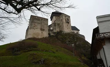 FOTO: Trenčiansky hrad prejde rozsiahlou rekonštrukciou, ktorá zmení jeho podobu