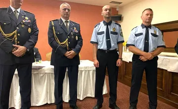 FOTO: Ocenení mestskí policajti zo Starej Turej, ktorí zachránili život 48-ročnému mužovi