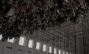 FOTO: Búranie banského triediča v Handlovej