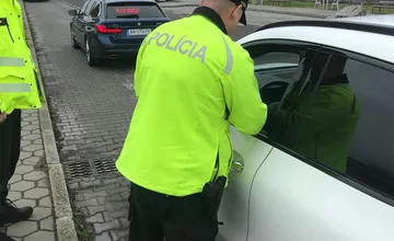 FOTO: Muž z Trenčína sa rútil diaľnicou neuveriteľnou rýchlosťou 