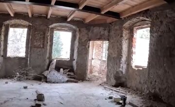 FOTO: Kúria v Beckove sa dočkala strechy