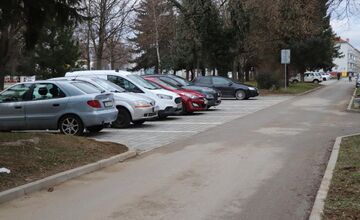 FOTO: Dubničania majú k dispozícií 52 nových parkovacích miest