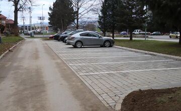 FOTO: Dubničania majú k dispozícií 52 nových parkovacích miest