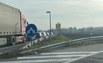 FOTO: V Trenčíne počítajte s minimálne 20 minútovým zdržaním