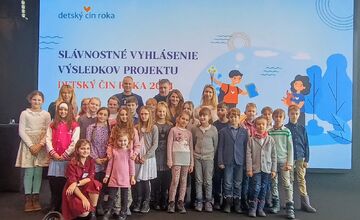 FOTO: Najsilnejší príbeh roka. Tretiačka Mia zachránila svoju topiacu sa trojočnú sestru 