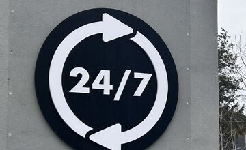 FOTO: Slávnostné otvorenie predajne COOP Jednota 24/7 v Handlovej