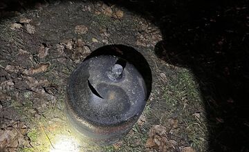 FOTO: Požiar jednoduchej stavby v obci Chvojnica. Pomáhali hasiči z Nitrianskeho Pravna