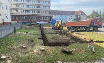 FOTO: Budova nového centra vo Fakultnej nemocnici v Trenčíne naberá reálne kontúry