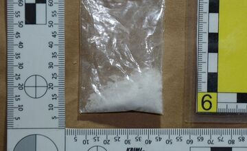 FOTO: Dvoch Trenčanov čaká súd za prechovávanie drog 