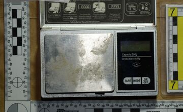 FOTO: Dvoch Trenčanov čaká súd za prechovávanie drog 