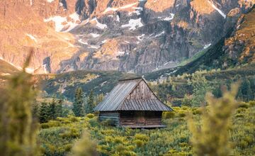 FOTO: Muž chce urobiť životnú zmenu a začať pracovať miesto kancelárie na horskej chate