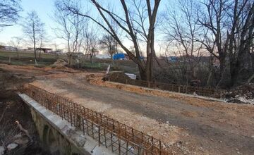 FOTO: Veľká rekonštrukcia ciest v Trenčianskom Jastrabom