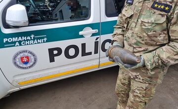 FOTO: Muž našiel pri Trenčíne nevybuchnutú trieštivú mínu