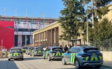 FOTO: Študenti Trenčianskej univerzity boli evakuovaný