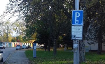 FOTO: Obyvateľov Trenčína trápilo, že nemohli zaplatiť parkovné cez sms, dostali dobré tipy