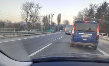 FOTO: Nehody v Novákoch aj pri Beckove