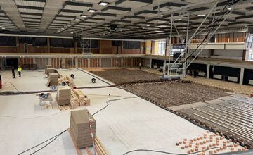 FOTO: Mestská športová hala na Sihoti v Trenčíne prejde veľkou obnovou. Nová palubovka aj tribúny už čoskoro