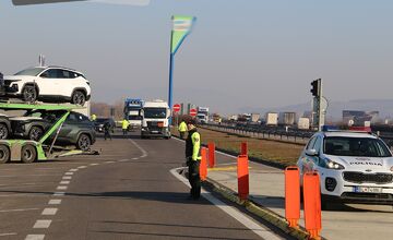 FOTO: Policajné kontroly na D1 pri Hrádku odhalili desiatky priestupkov, vrátane neplatných diaľničných známok