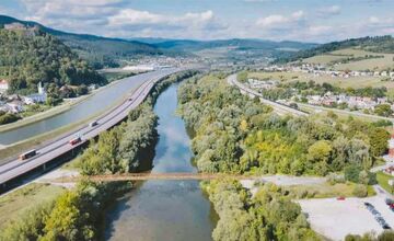FOTO: Dva turistické body v Trenčianskom kraji prepojí dlhoočakávaná lávka ponad rieku Váh 
