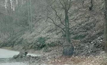 FOTO: Zábrany v Manínskej tiesňave už stoja, ďalšie kroky určí prieskum