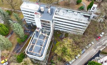 FOTO: Liečebný dom Machnáč v Trenčianskych Tepliciach chátra už 20 rokov, je na pokraji zániku