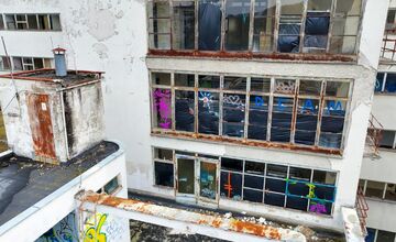 FOTO: Liečebný dom Machnáč v Trenčianskych Tepliciach chátra už 20 rokov, je na pokraji zániku