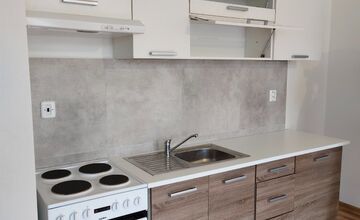 FOTO: V Brezovej pod Bradlom odovzdali byty na Piešťanskej ulici novým majiteľom