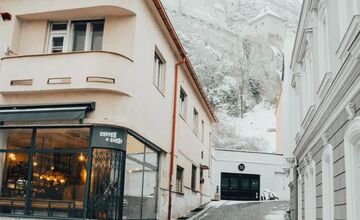 FOTO: Trenčania môžu posielať fotografie z mesta, maliarka chce namaľovať album 