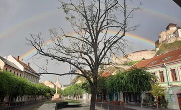FOTO: Trenčania môžu posielať fotografie z mesta, maliarka chce namaľovať album 