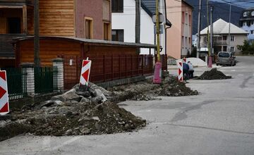FOTO: Považskobystričania budú jazdiť po bezpečnejších cestách 