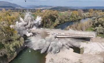 FOTO: Na panelke pri Trenčíne vznikajú podľa nových záberov základy pre nový most 
