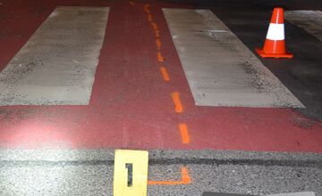 FOTO: V Ilave zrazil vodič dve mladé chodkyne, obe ženy skončili v nemocnici