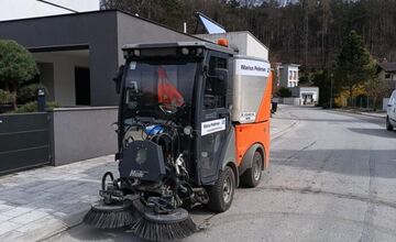 FOTO: V Trenčíne bude prebiehať jarné čistenie ciest a chodníkov, treba tomu prispôsobiť parkovanie