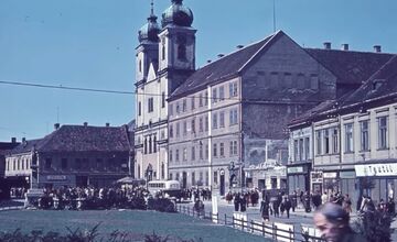 FOTO: Historický Trenčín ožil vďaka umelej inteligencií 