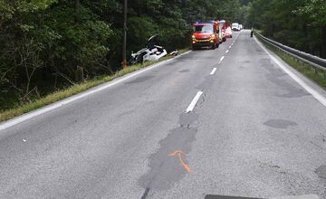 FOTO: Martin prežil náraz do stromu pri Kľačne. Po kóme sa postupne vracia do života