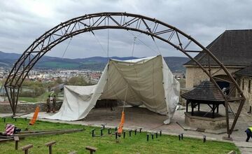 FOTO: Trenčiansky hrad začal s rozsiahlou rekonštrukciou 