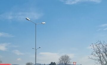 FOTO: Polhodinová kolóna na privádzači v Trenčíne a zdržanie smerom do Biskupíc