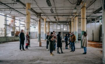 FOTO: Po rokoch snaženia a úsilia sa to podarilo. Fabrika umenia kúpila baťovskú budovu 61 v Partizánskom